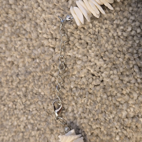 Elegant White Puka Shell Necklace - Picture 2 of 3
